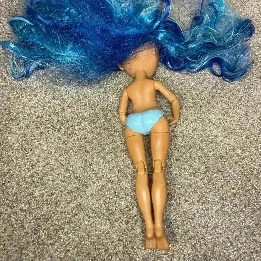 Rainbow High Skyler Bradshaw Fashion Doll Blue Hair - Picture 5 of 5